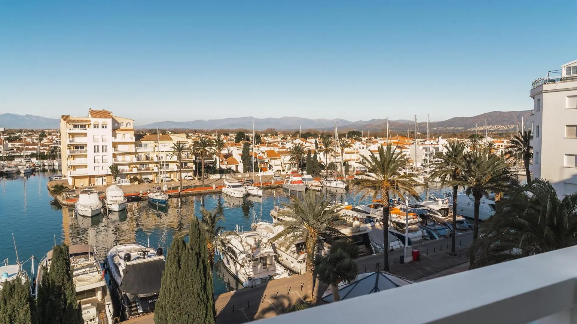Welcs Apartamento 202 Emp Con Vistas Al Canal Empuriabrava Spain