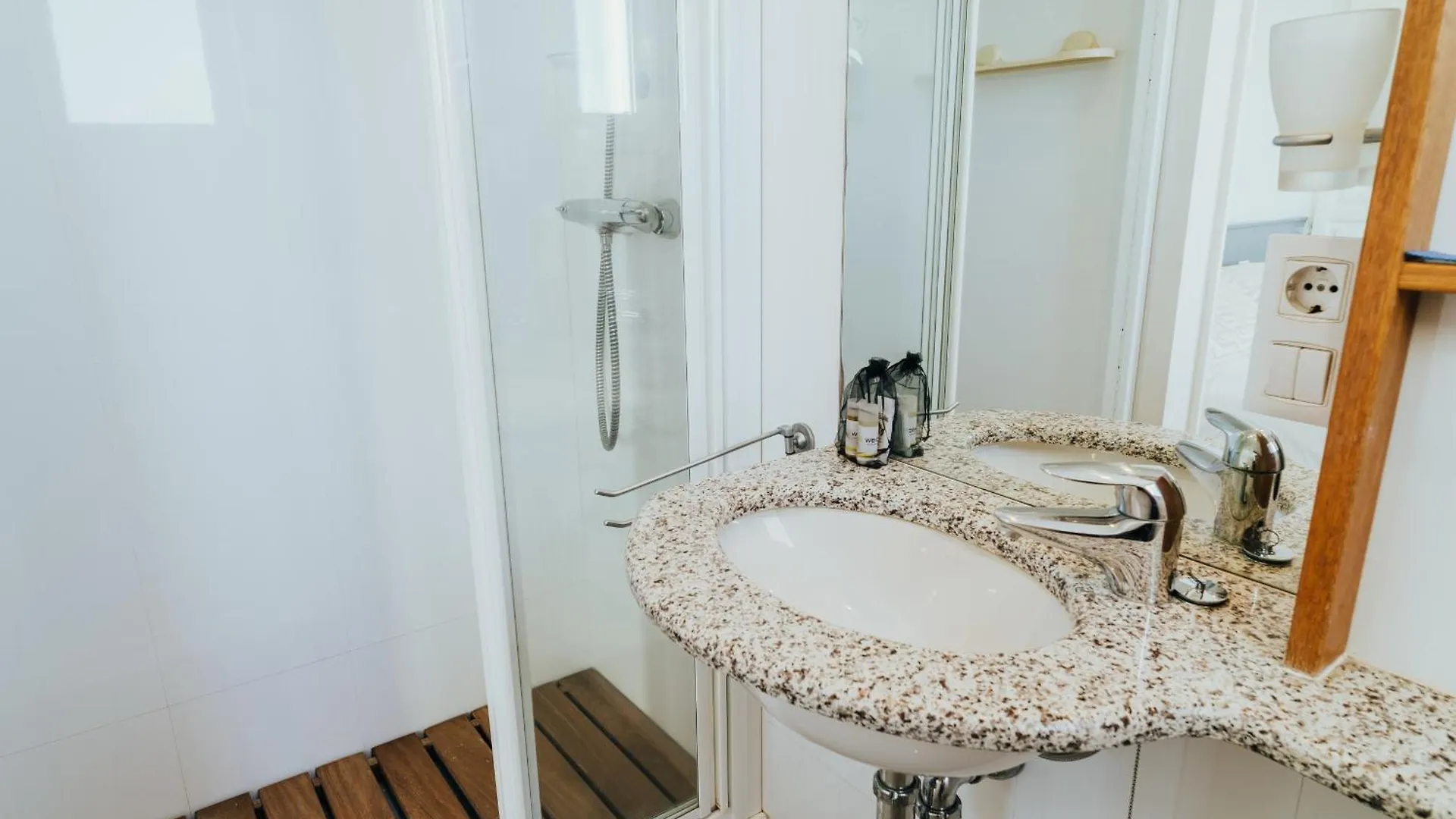 Apartment Welcs Apartamento 202 Emp Con Vistas Al Canal Empuriabrava